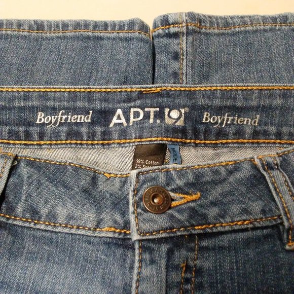 RESALE LOTS | 5 Assorted Pre-Loved Women Jeans - Picture 3 of 16